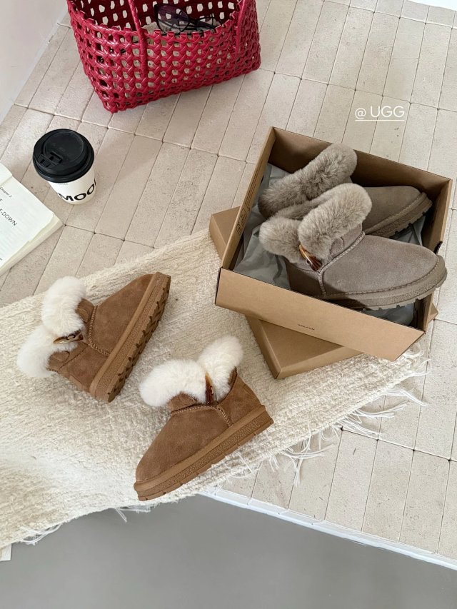 UGG Children's snow boots: seller detail photo 4
