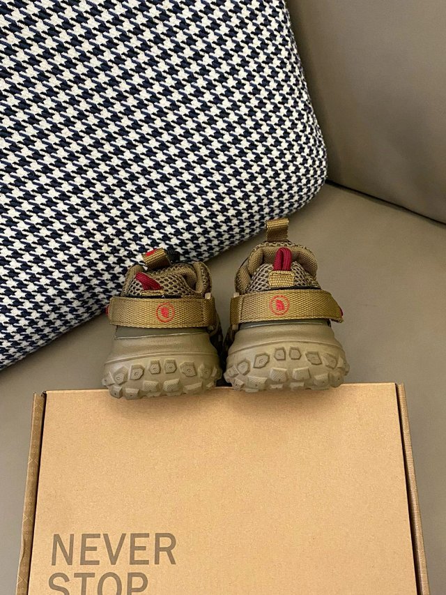 The North face children's shoes: seller detail photo 8