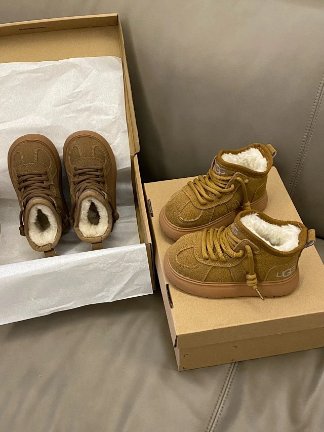 UGG Children's snow boots: seller detail photo 4