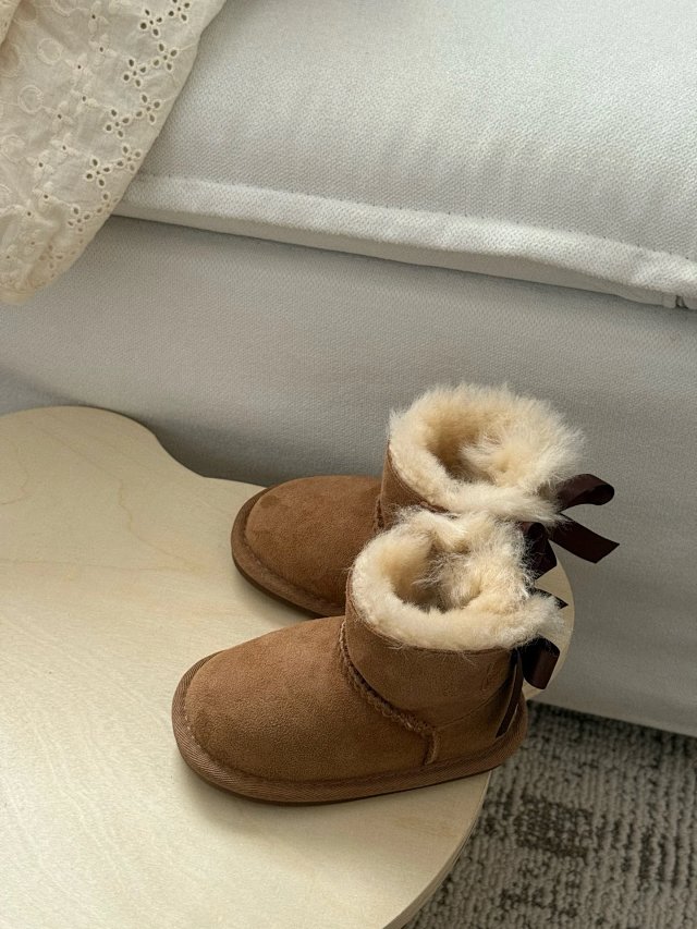 UGG Children's snow boots: seller detail photo 8