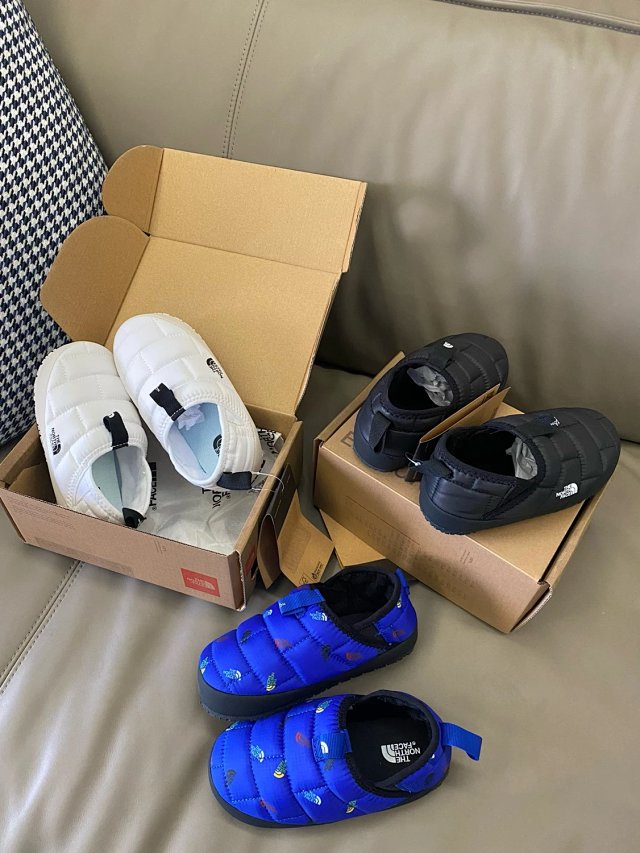 The North face children's shoes: seller detail photo 3