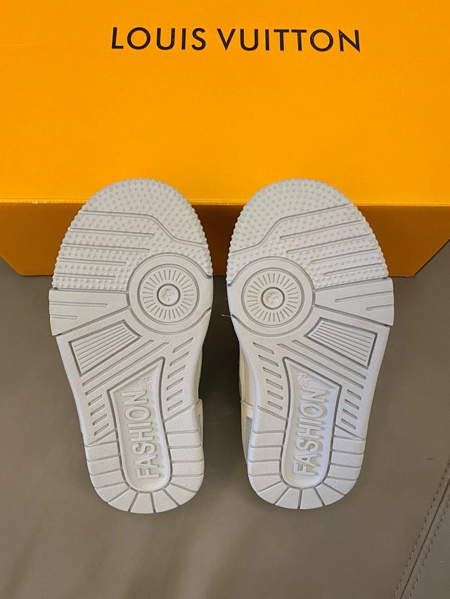 LV Louis Vuitton Children's Shoes: seller detail photo 10