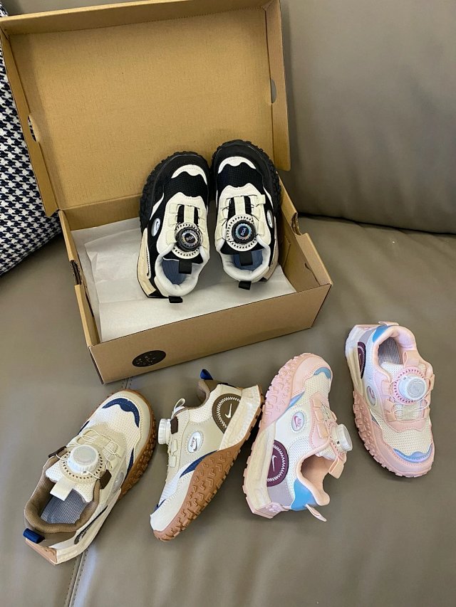 Nike Children's Shoes: seller detail photo 3