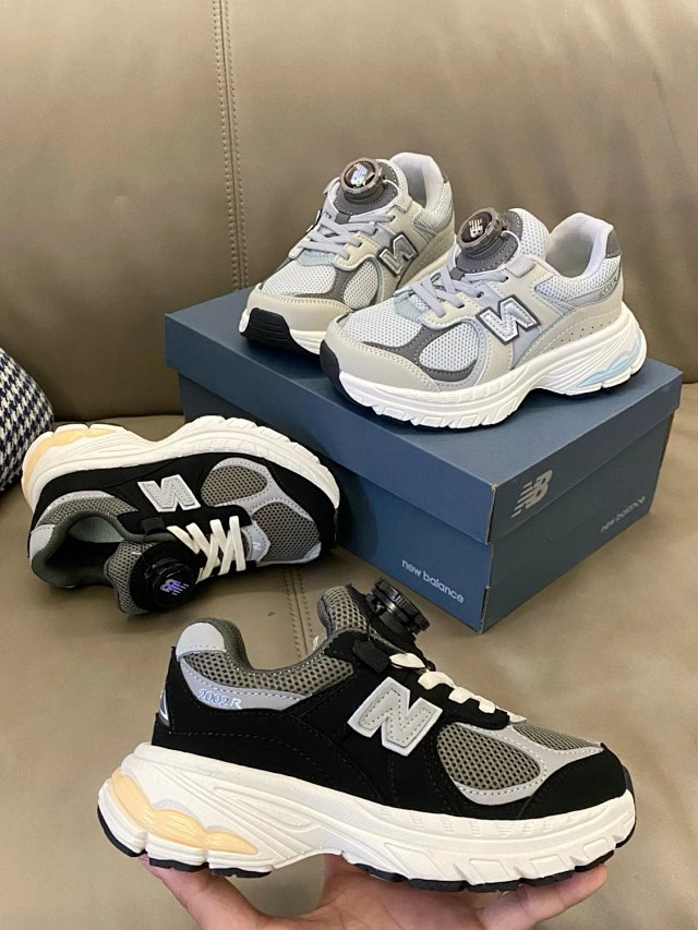 New Balance 2002 children's Shoes: seller detail photo 4