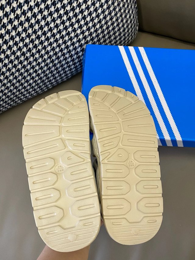 Adidas Children's Slippers Shoes: seller detail photo 11