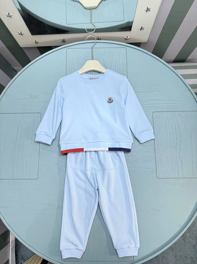Moncler Children‘s Set: seller detail photo 4