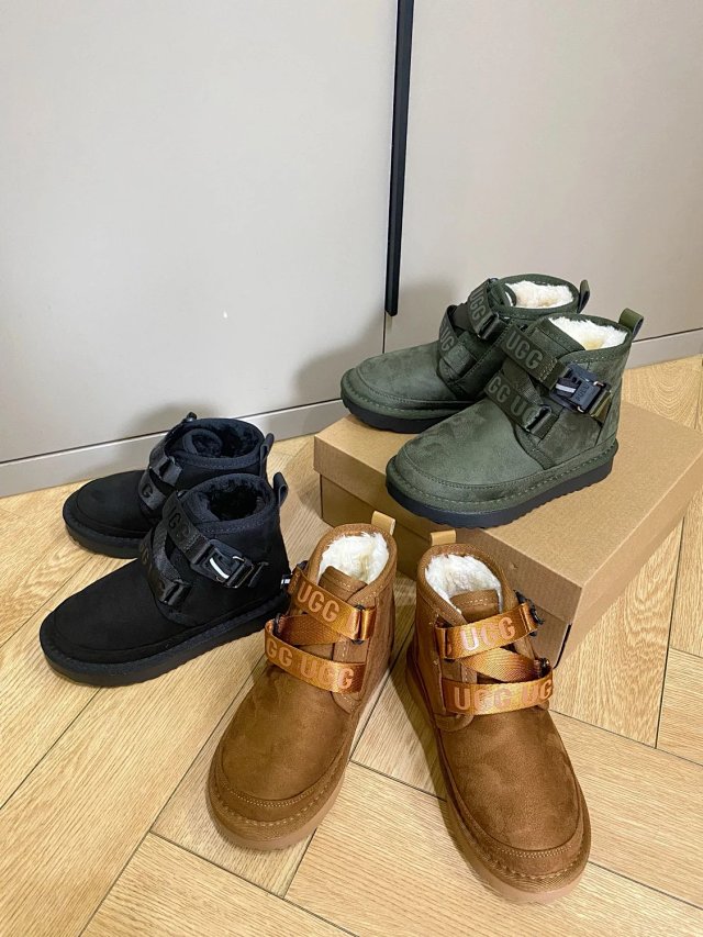 UGG Children's snow boots: seller detail photo 4