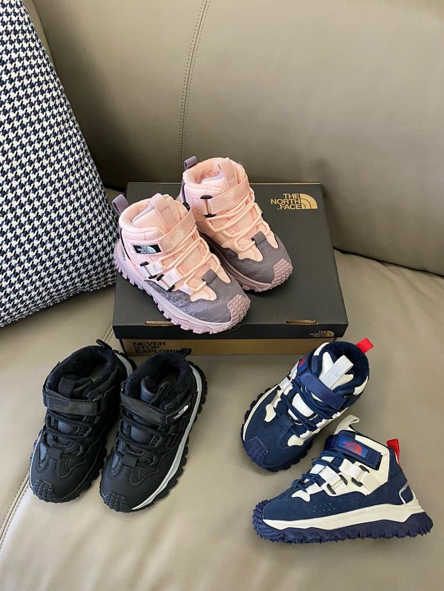 The North face children's shoes: seller detail photo 8