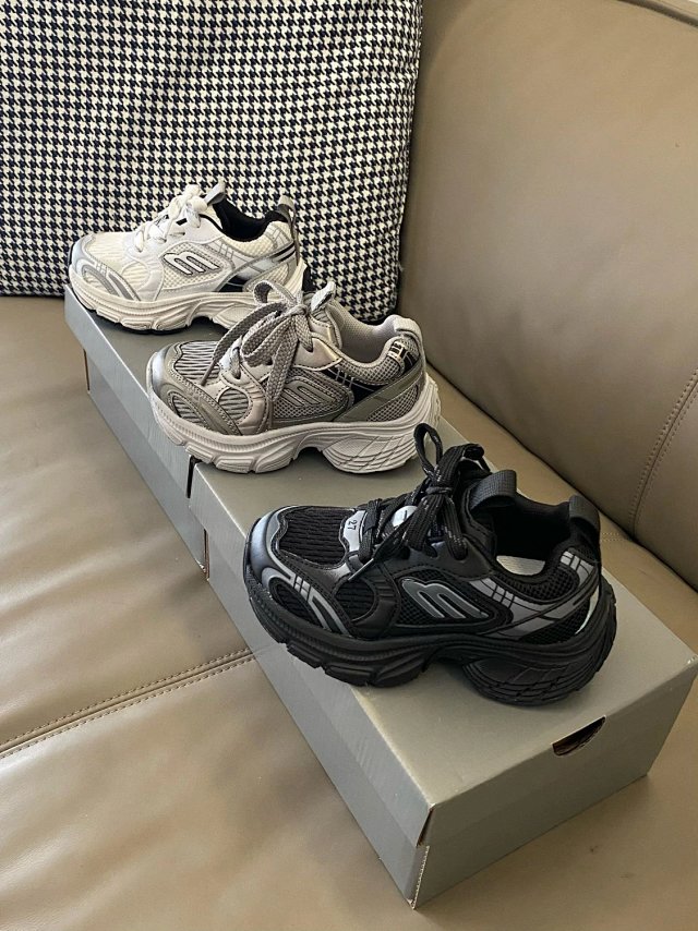 Balenciaga children's shoes: seller detail photo 8