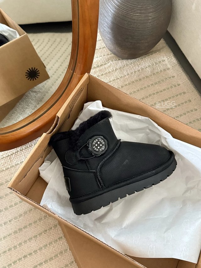 UGG Children's snow boots: seller detail photo 7