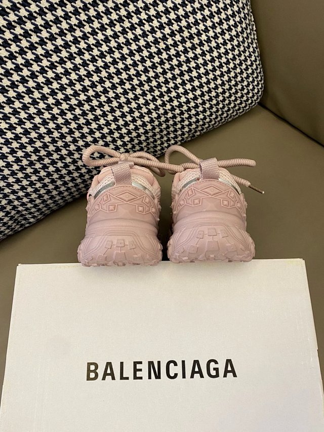Balenciaga children's shoes: seller detail photo 5