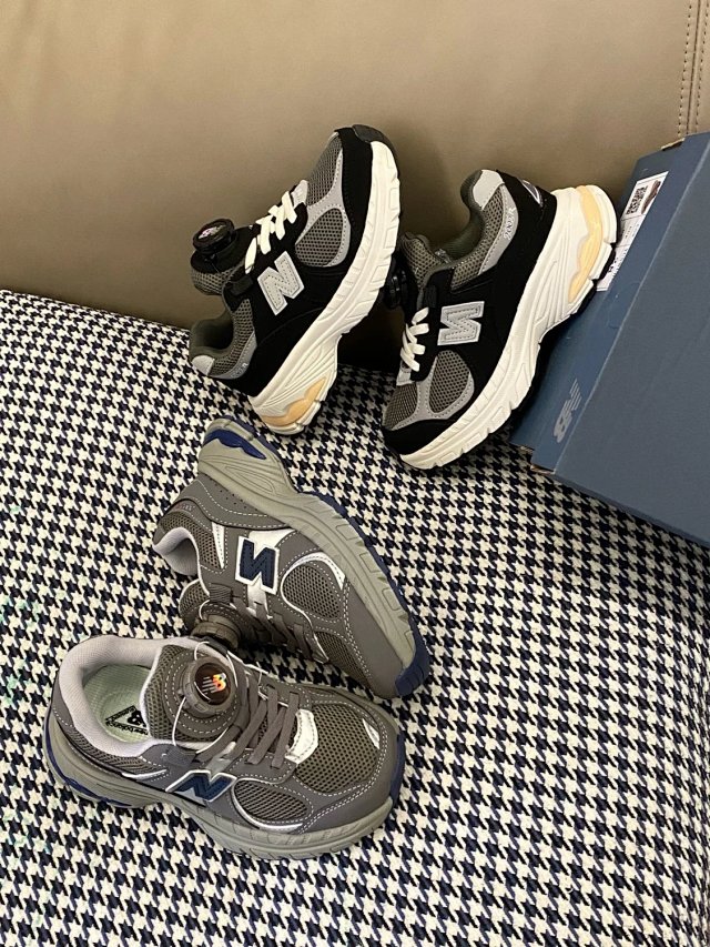 New Balance 2002 children's Shoes: seller detail photo 8