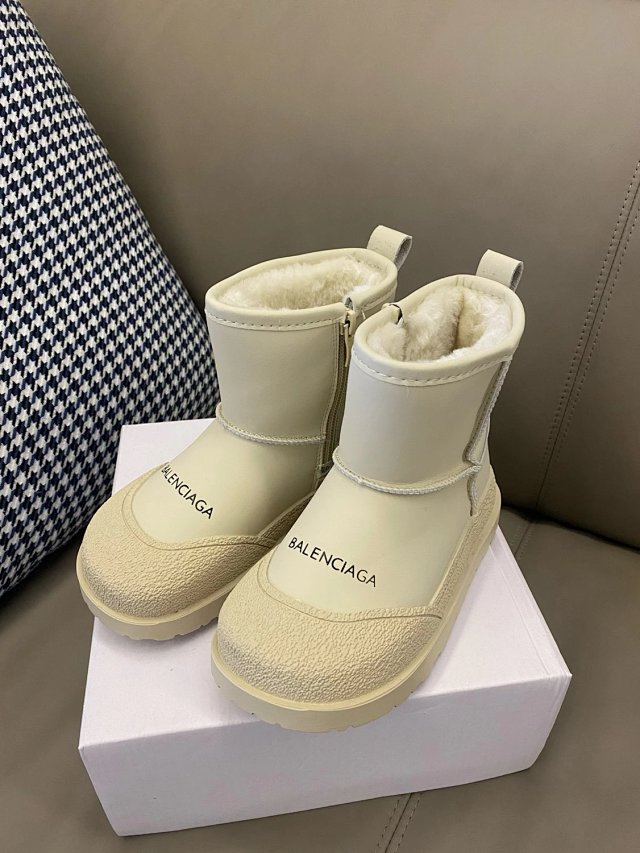 Balenciaga Children's Snow Shoes: seller detail photo 4