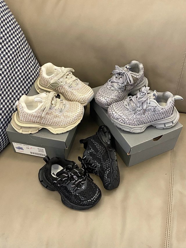 Balenciaga children's shoes: seller detail photo 8