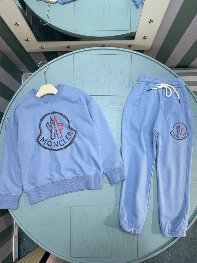 Moncler Children’s Set: seller detail photo 3