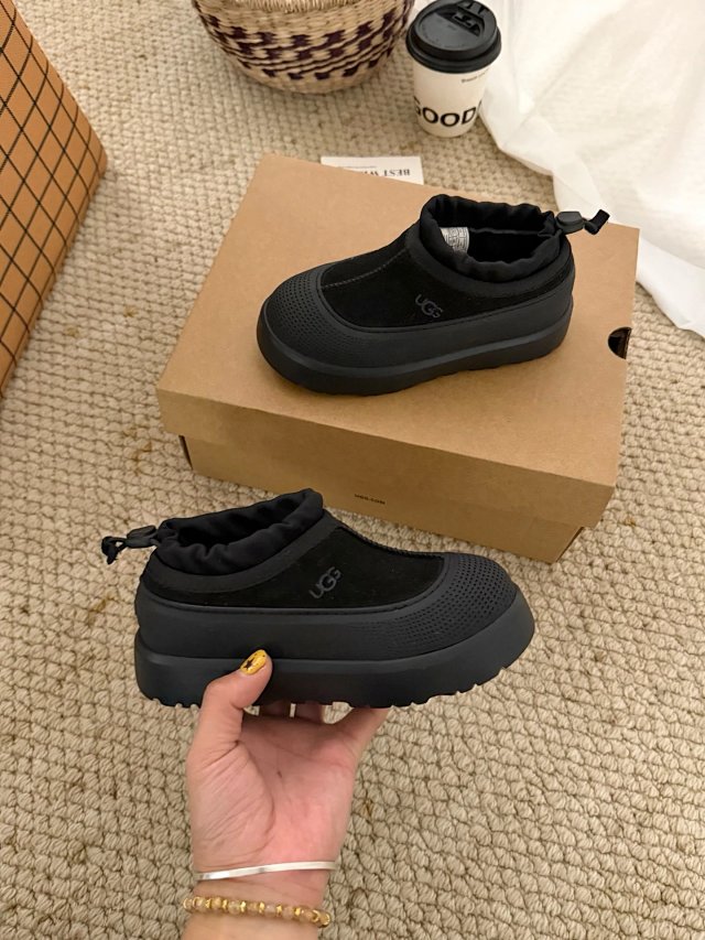 UGG Children's snow boots: seller detail photo 5