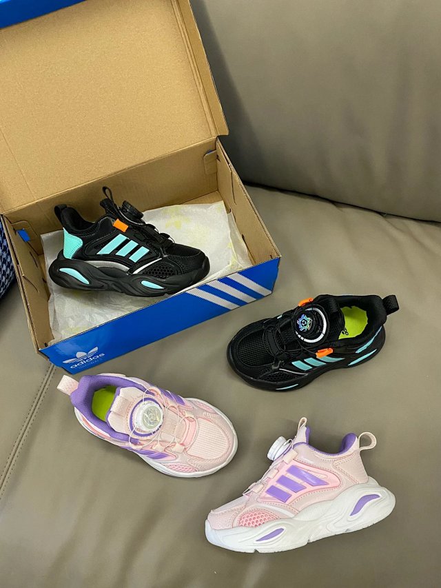Adidas Children's Shoes: seller detail photo 3
