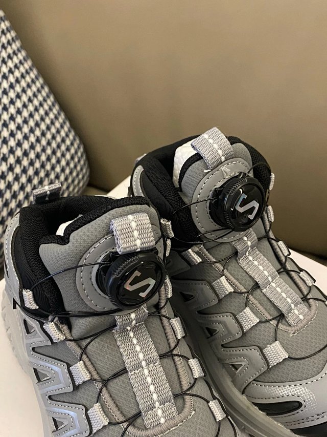 Salomon Children's Shoes: seller detail photo 9