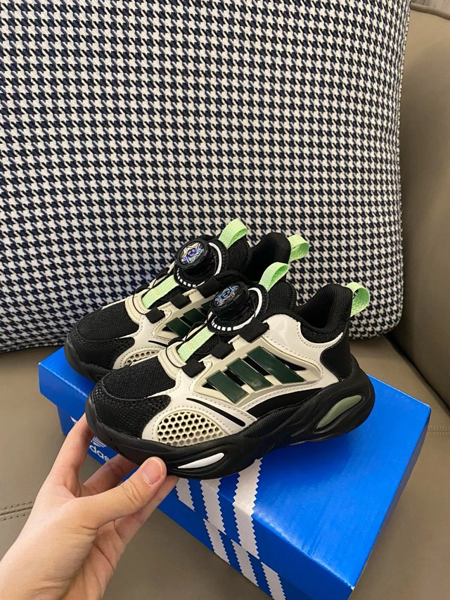 Adidas Children's Shoes: seller detail photo 6