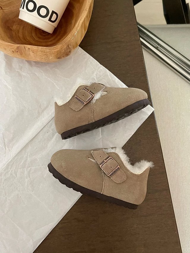 UGG Children's snow boots: seller detail photo 14
