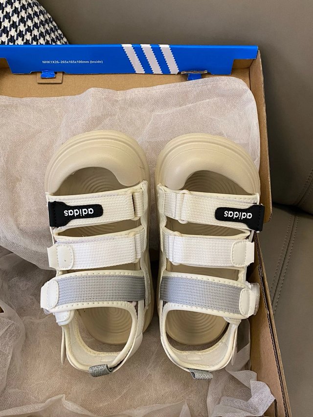 Adidas Children's Slippers Shoes: seller detail photo 3
