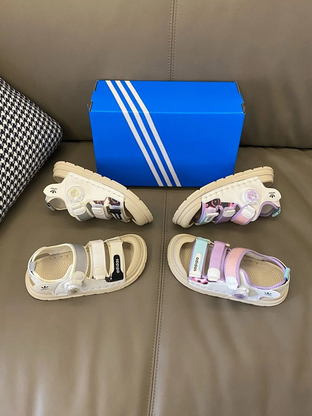 Adidas Children's Slippers Shoes: seller detail photo 4