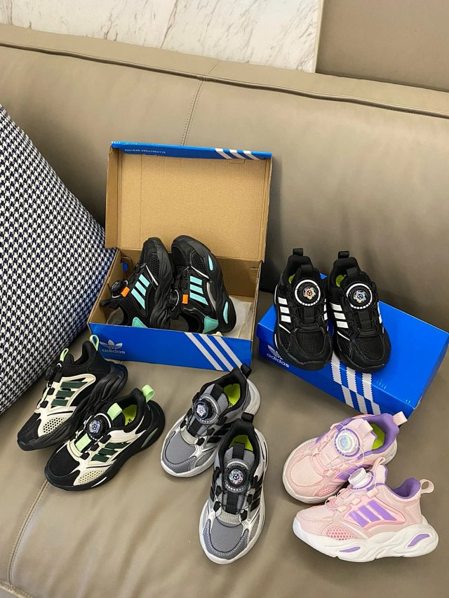 Adidas Children's Shoes: seller detail photo 2