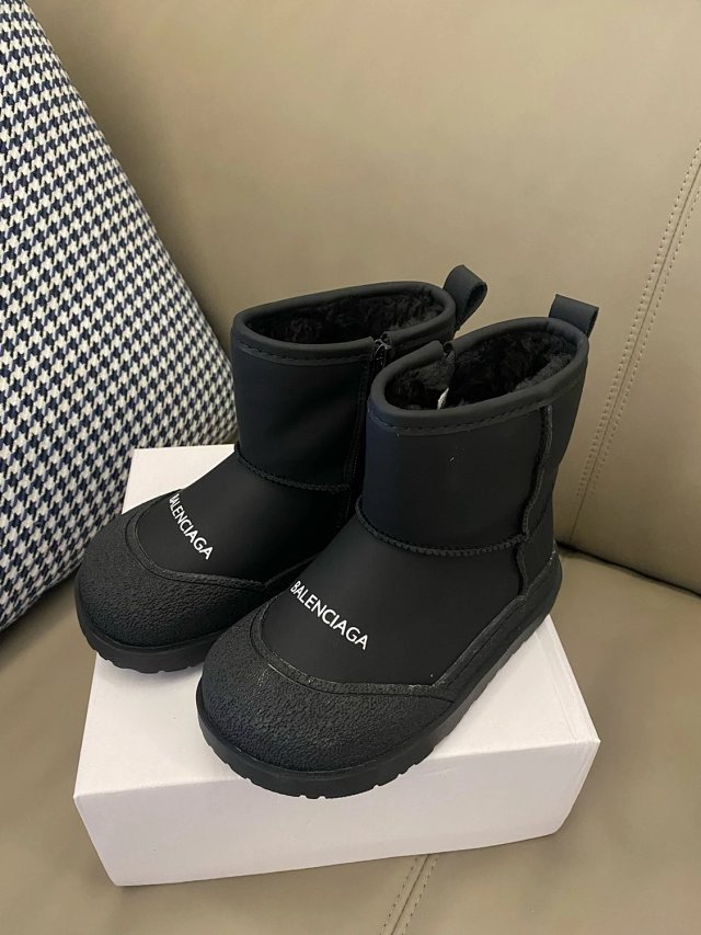Balenciaga Children's Snow Shoes: seller detail photo 6