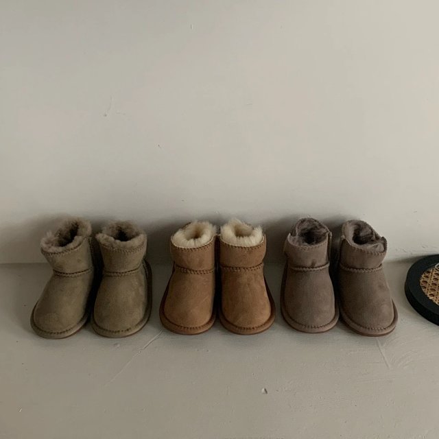 UGG Children's snow boots: seller detail photo 3