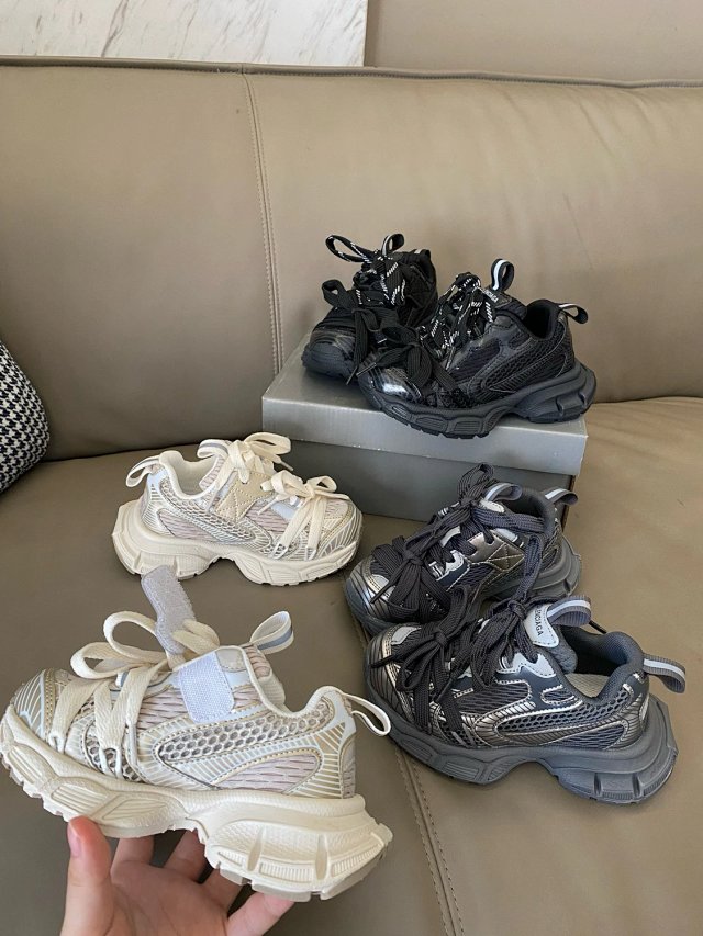 Balenciaga children's shoes: seller detail photo 5
