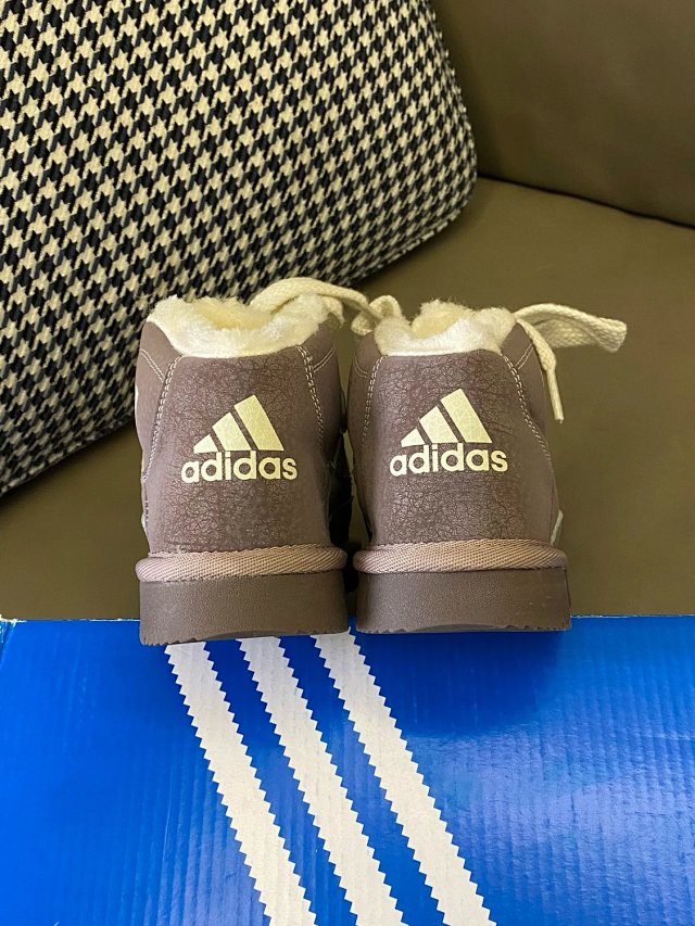 Adidas Children's Shoes: seller detail photo 5