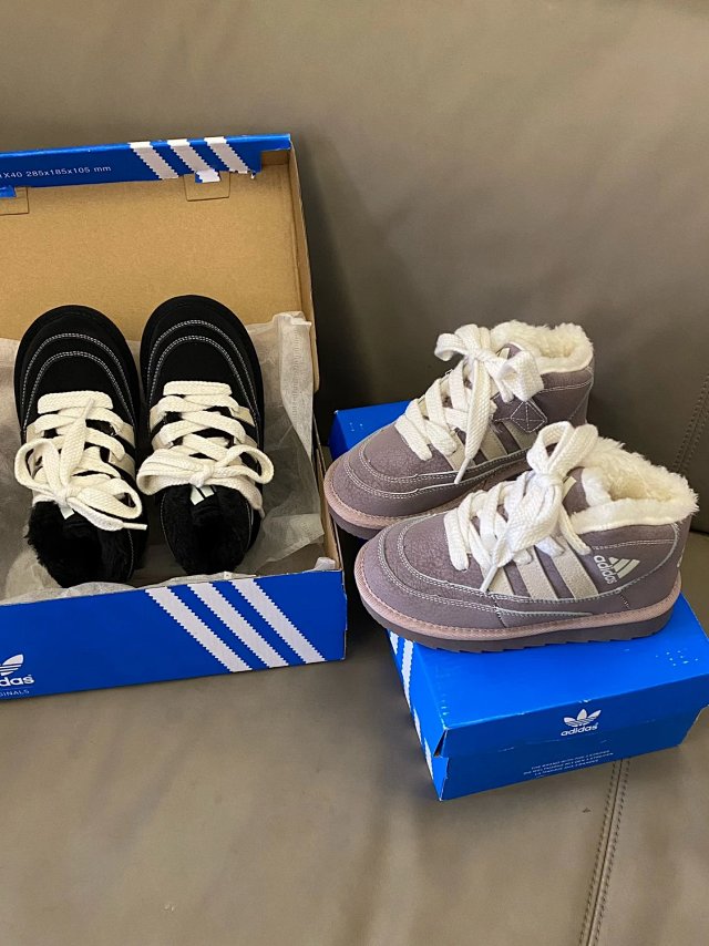 Adidas Children's Shoes: seller detail photo 4