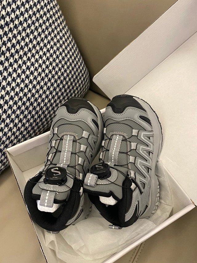 Salomon Children's Shoes: seller detail photo 7