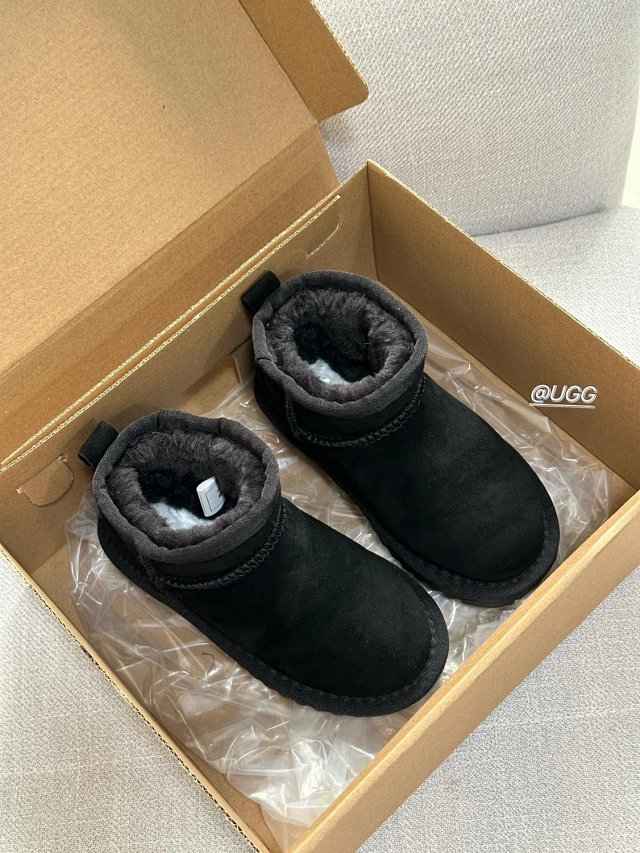 UGG Children's snow boots: seller detail photo 6