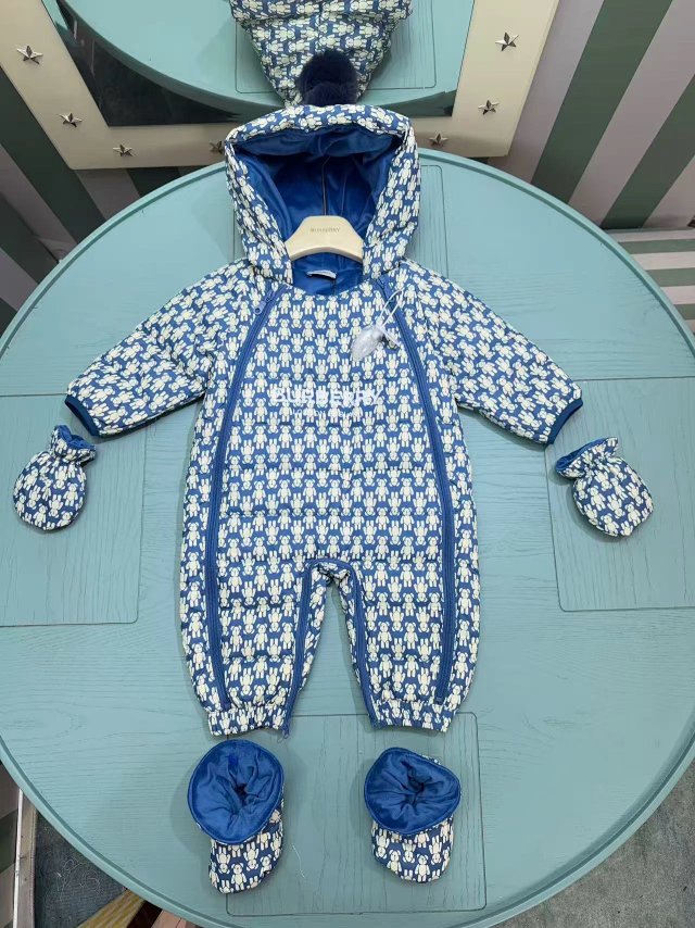 Burberry Children’s jumpsuit: seller detail photo 3