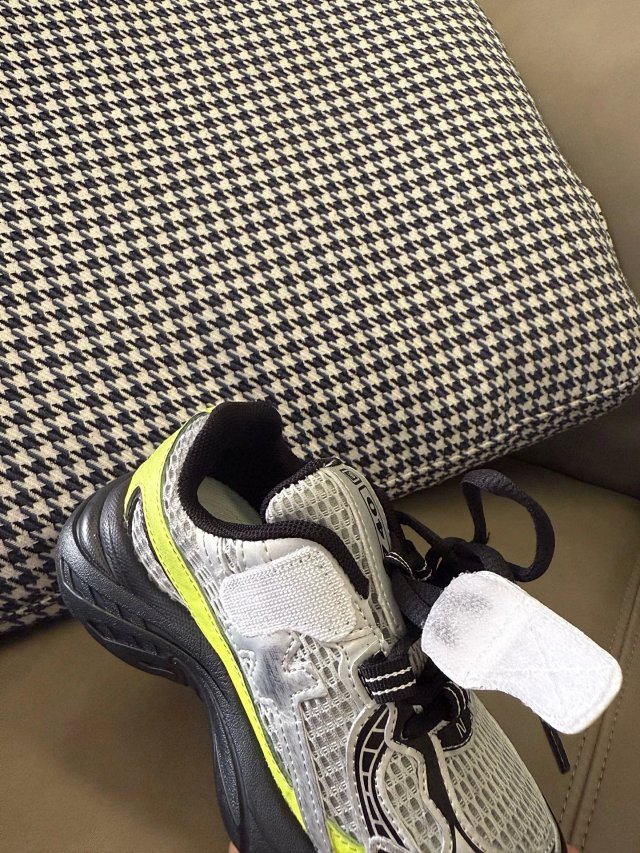 New Balance 740 children's Shoes: seller detail photo 7
