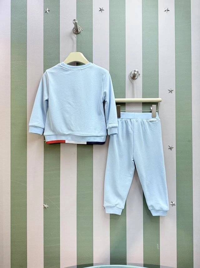 Moncler Children‘s Set: seller detail photo 2
