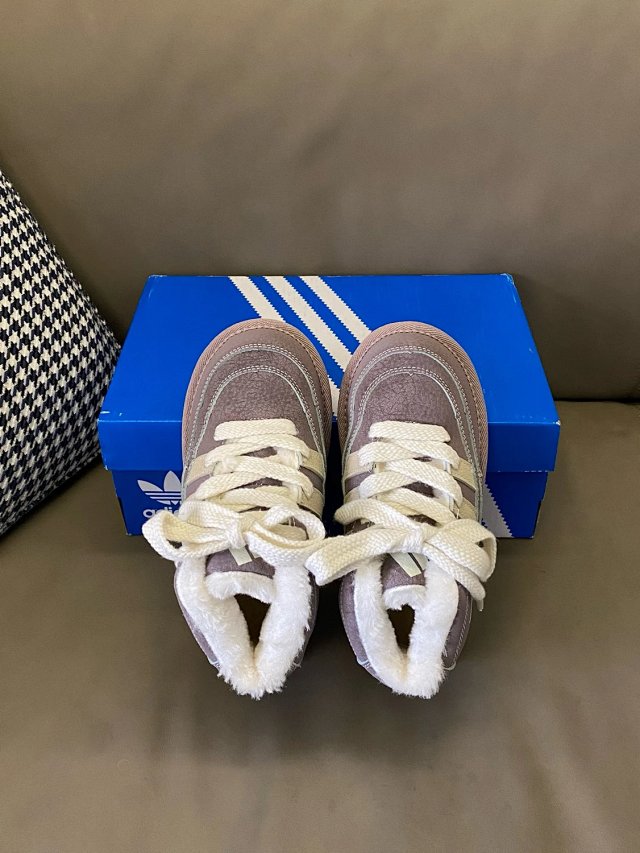 Adidas Children's Shoes: seller detail photo 3