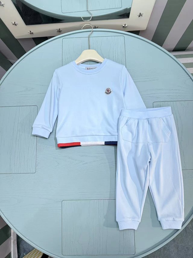 Moncler Children‘s Set: seller detail photo 3