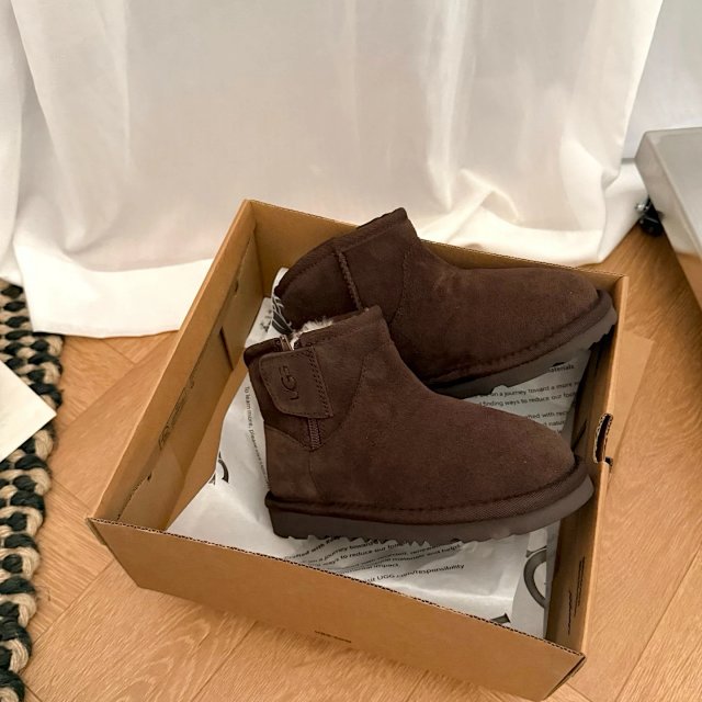 UGG Children's snow boots: seller detail photo 13