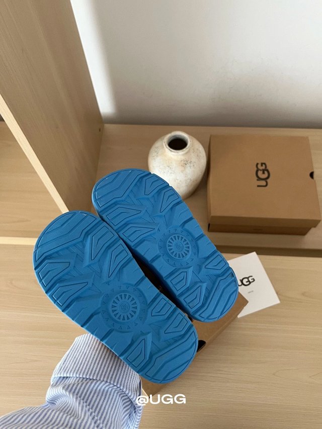 UGG Children's snow boots: seller detail photo 12