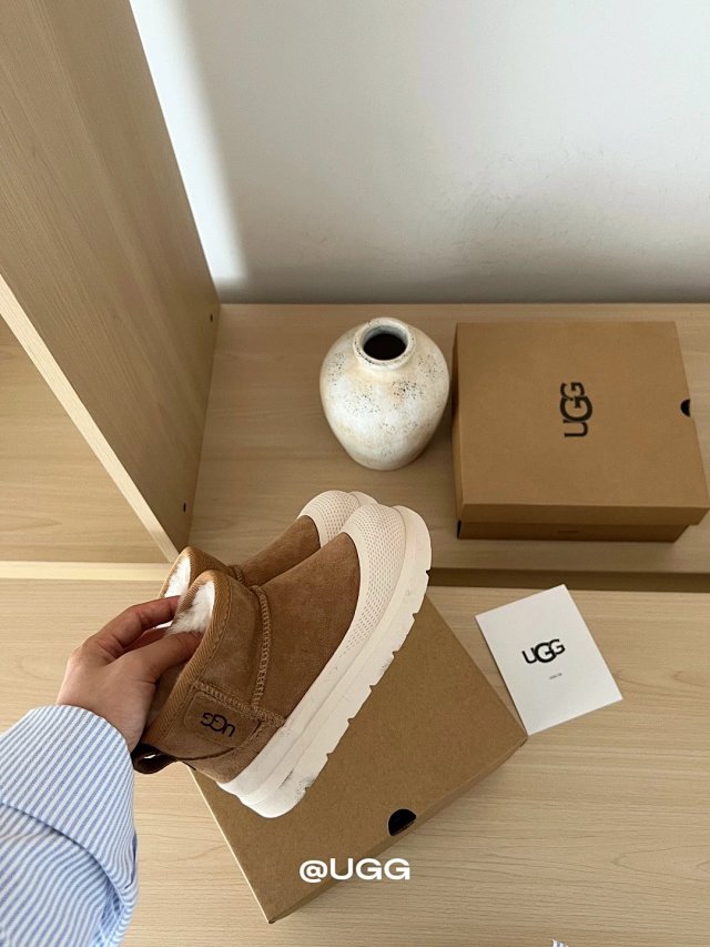 UGG Children's snow boots: seller detail photo 14