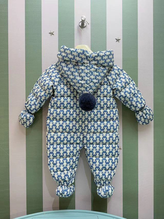 Burberry Children’s jumpsuit: seller detail photo 2