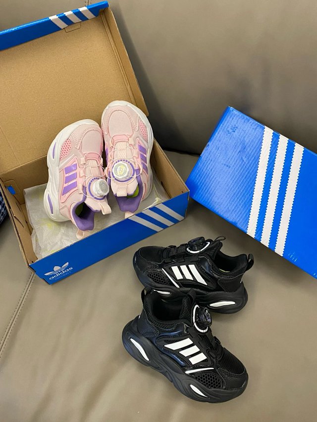 Adidas Children's Shoes: seller detail photo 8