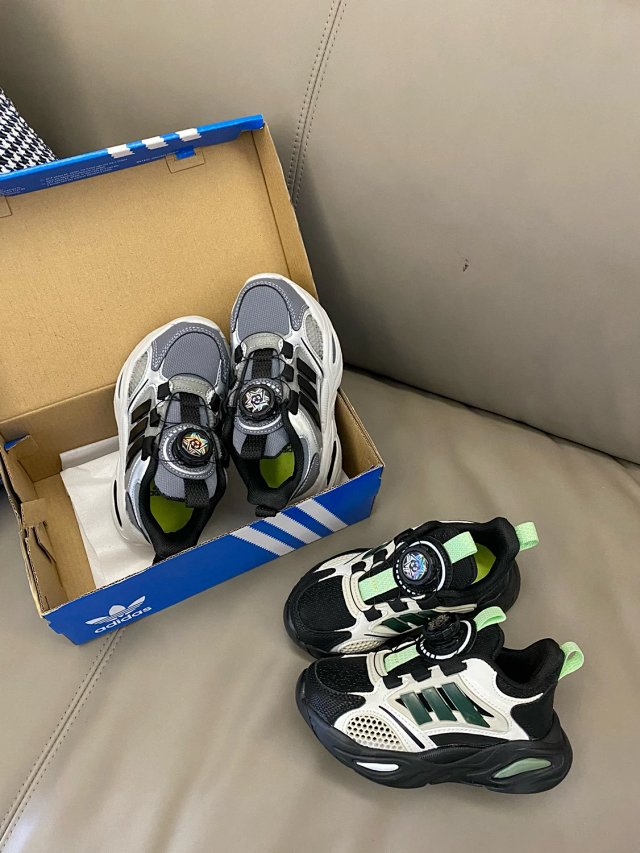 Adidas Children's Shoes: seller detail photo 5