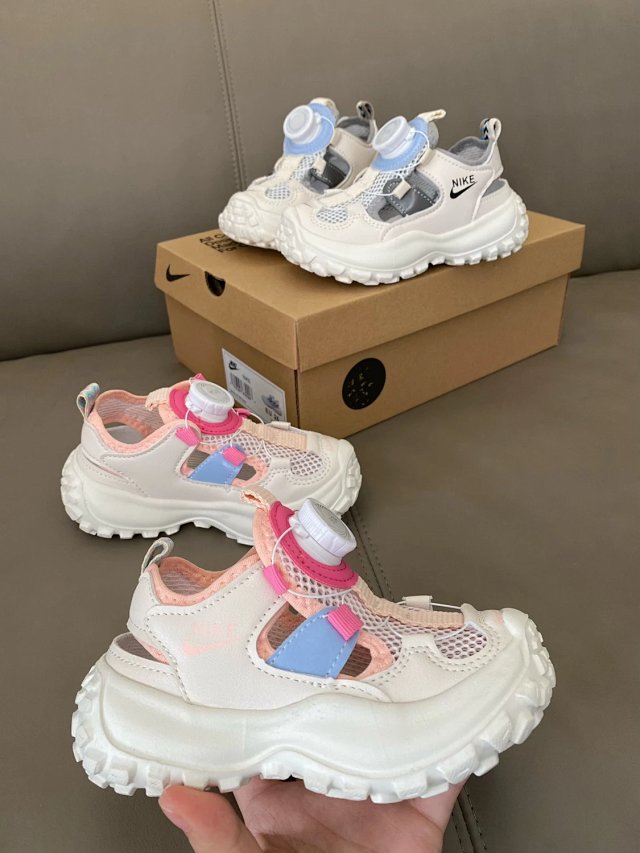 Nike Children's Slippers Shoes: seller detail photo 8