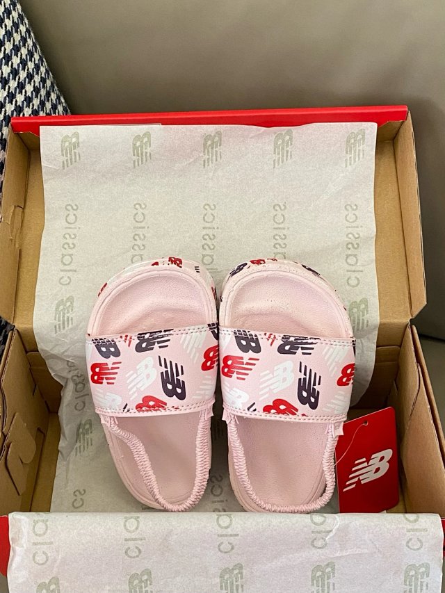 New Balance children's Slippers Shoes: seller detail photo 6