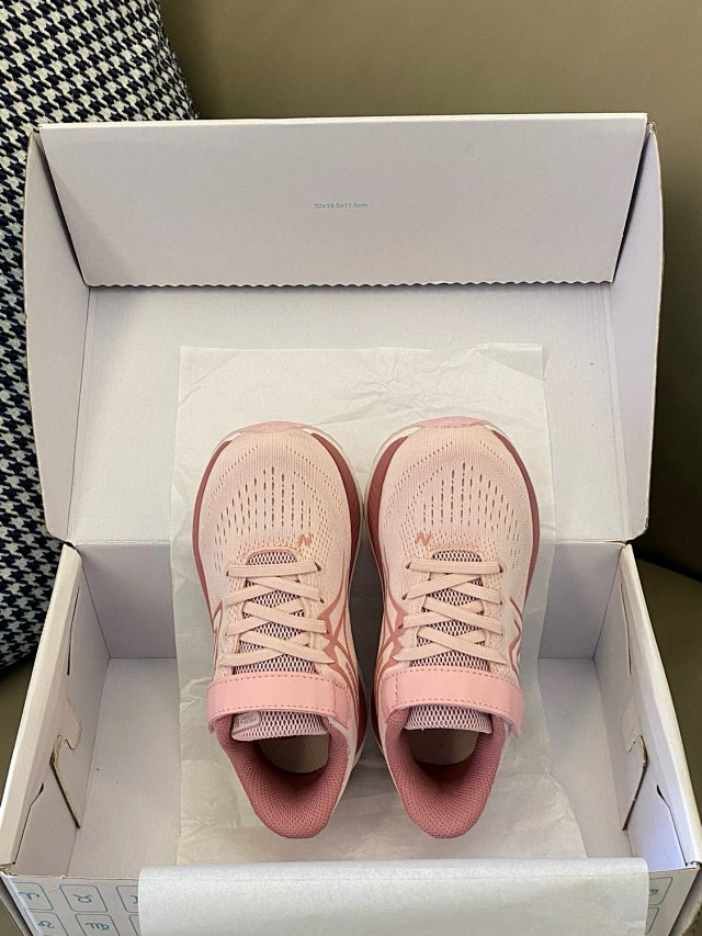 New Balance 860 children's Shoes: seller detail photo 4