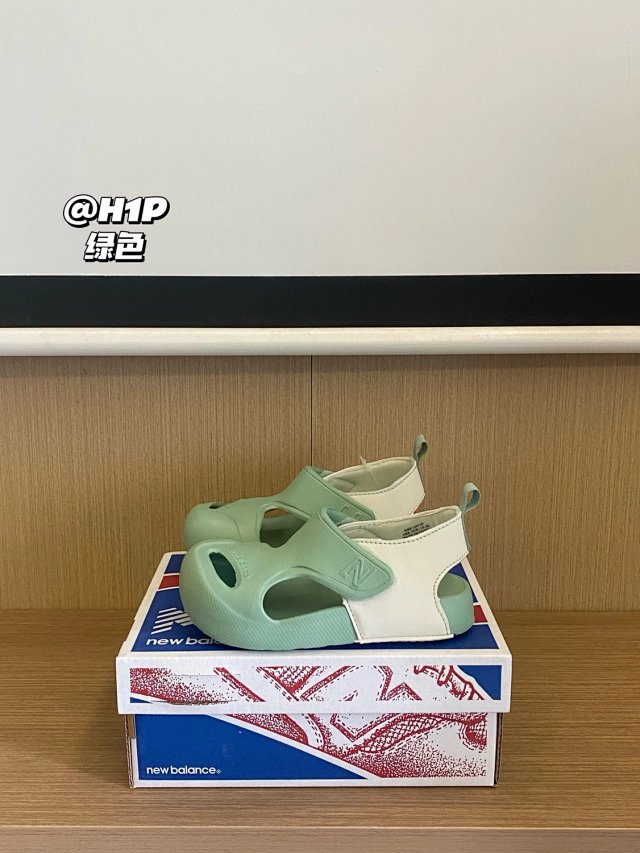 New Balance children's Slippers Shoes: seller detail photo 12