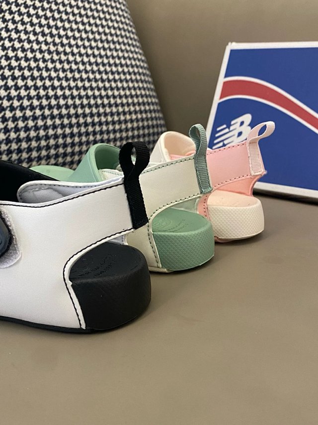 New Balance children's Slippers Shoes: seller detail photo 6